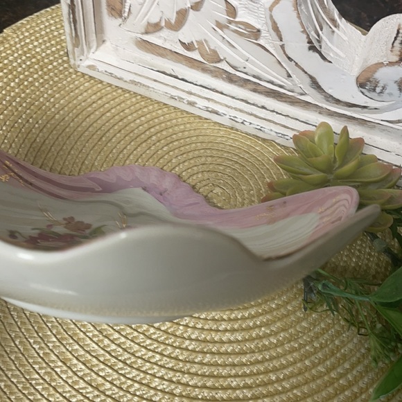 Vintage Porcelain Shell Shaped Candy Dish  Adorned w/Florals & Pink & Gold Trim - Picture 6 of 8